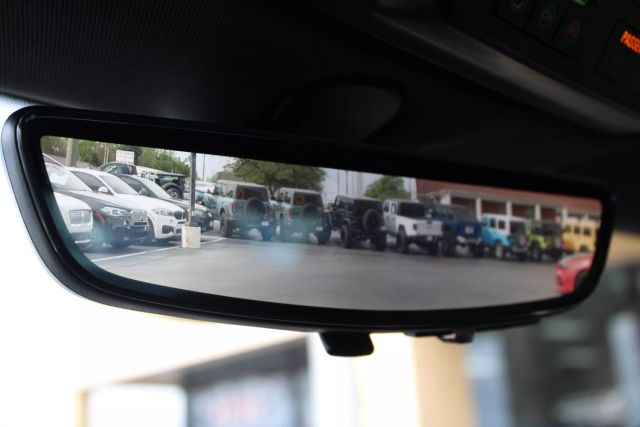 Vehicle image 22 of 42