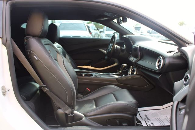 Vehicle image 31 of 42