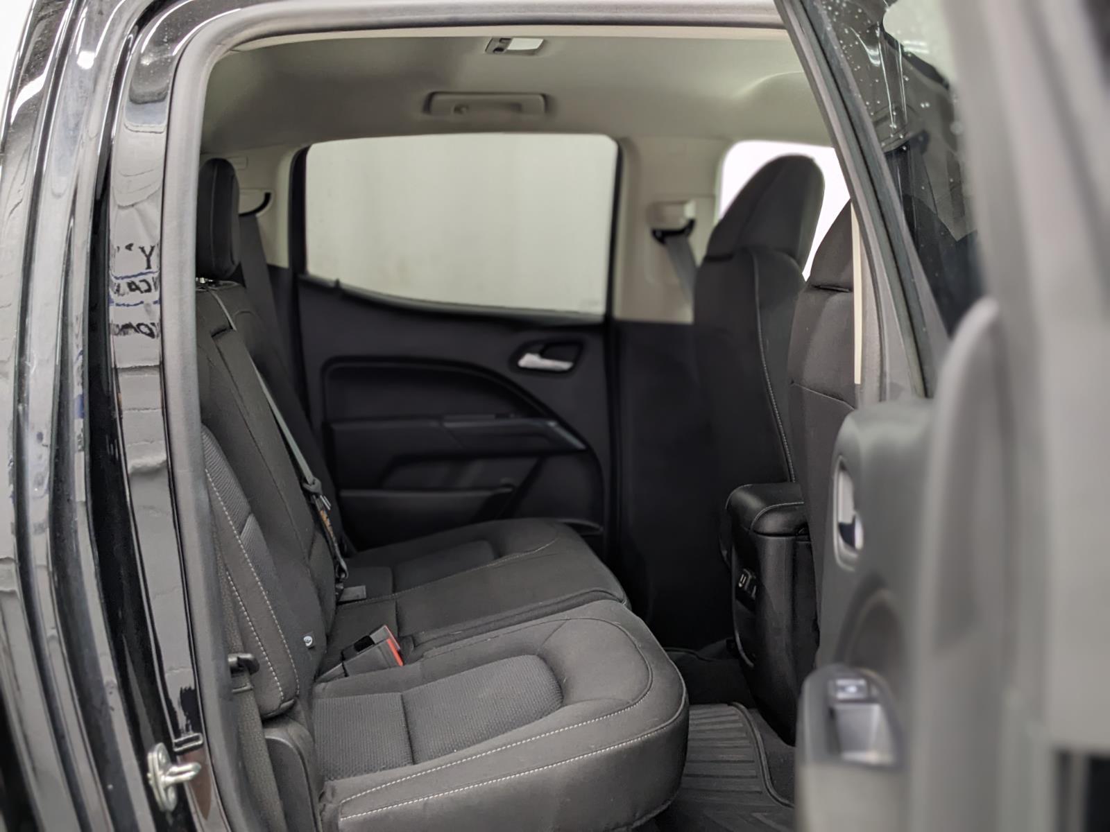 Vehicle image 19 of 34