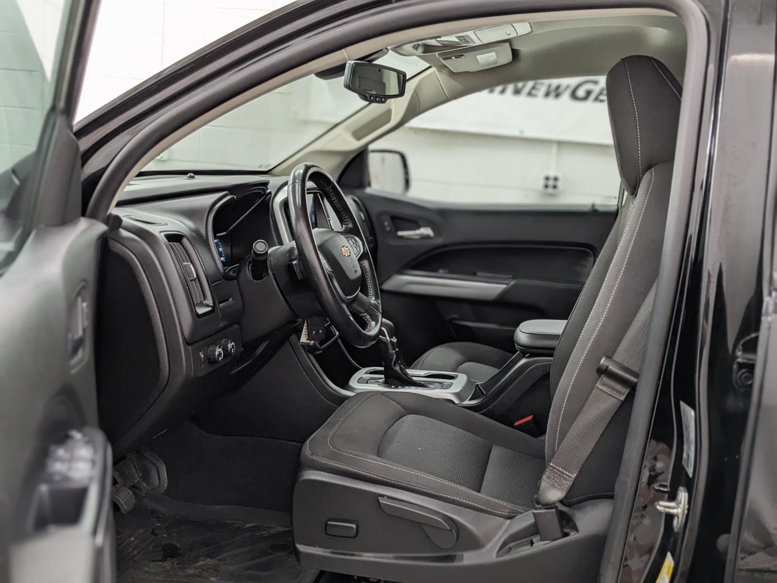 Vehicle image 7 of 34