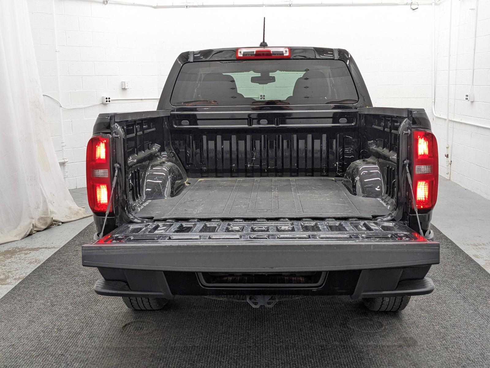Vehicle image 13 of 34