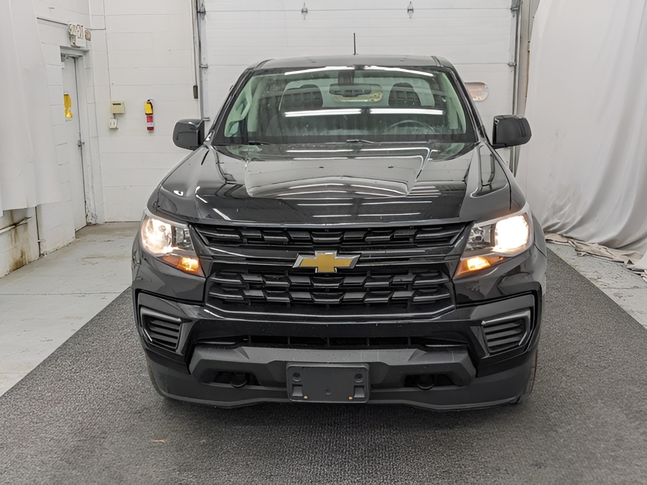 Vehicle image 31 of 34