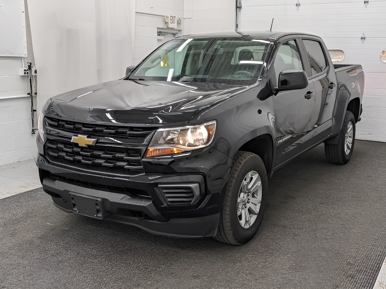 Vehicle image 30 of 34