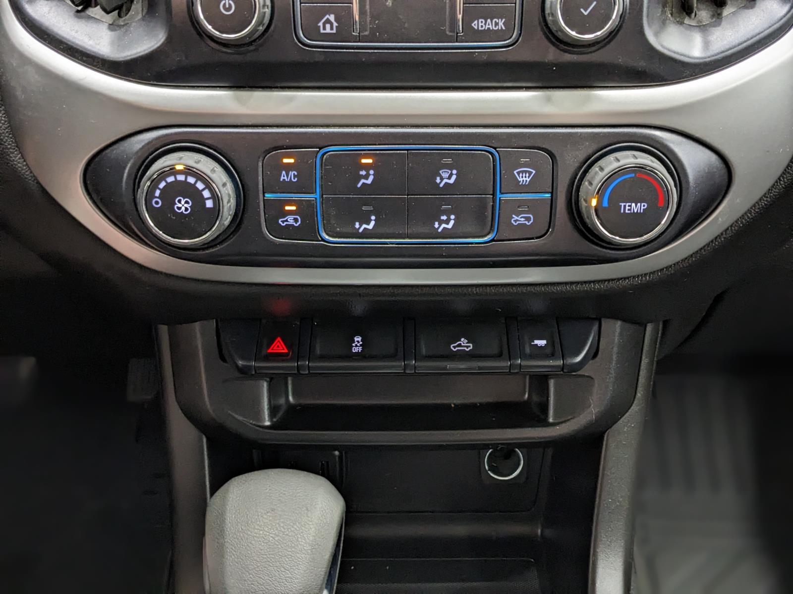 Vehicle image 27 of 34