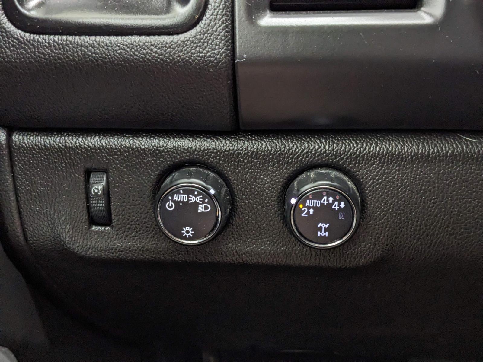 Vehicle image 11 of 34