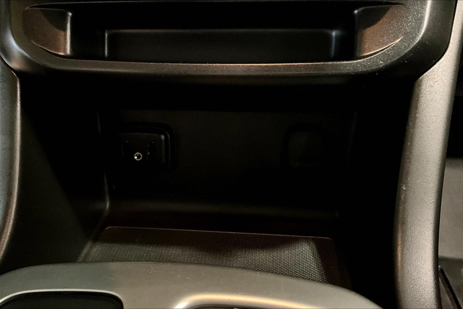 Vehicle image 24 of 36