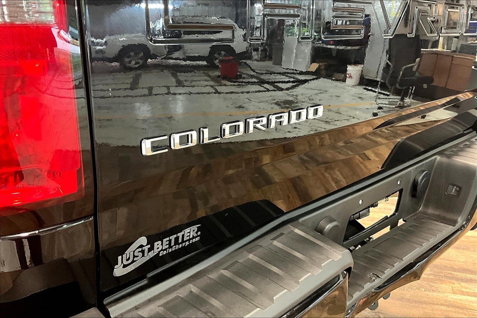 Vehicle image 32 of 36