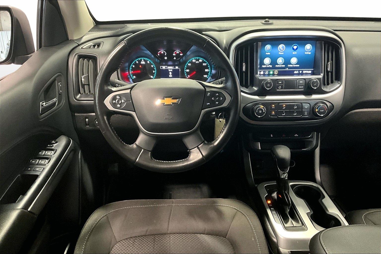 Vehicle image 17 of 36