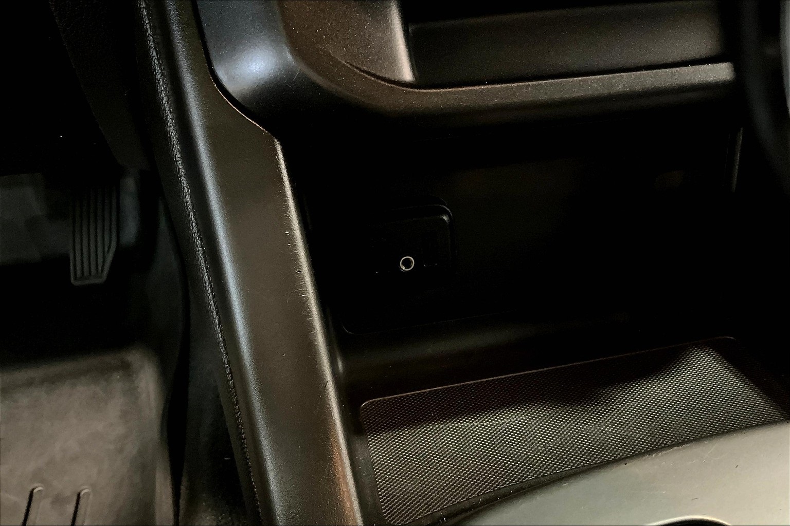 Vehicle image 23 of 36