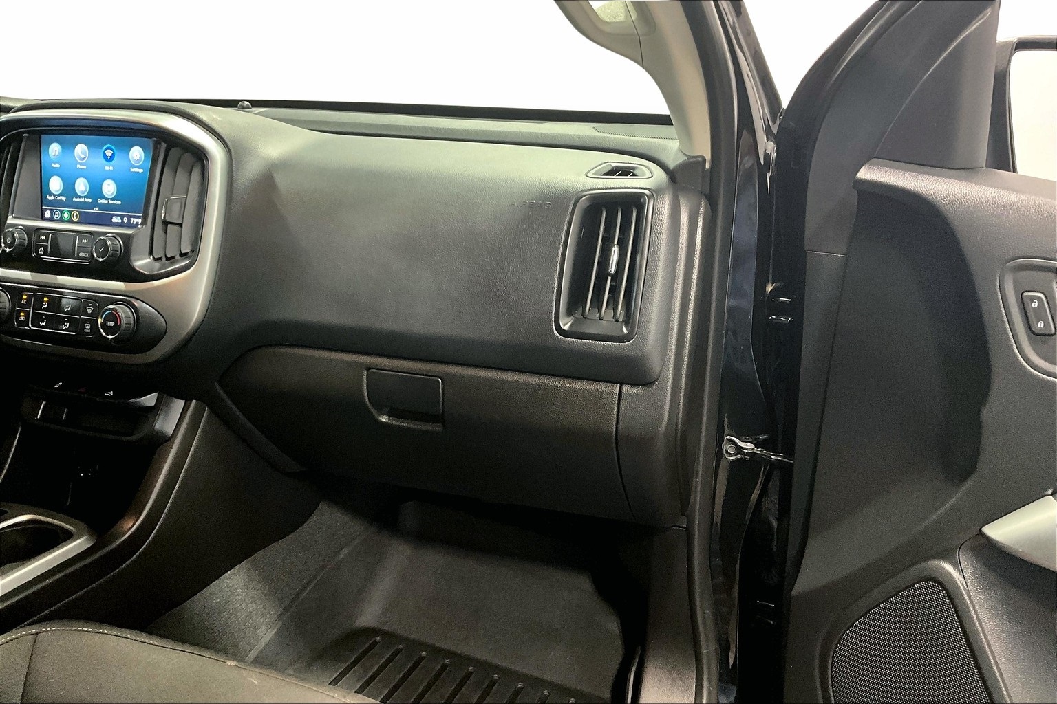 Vehicle image 31 of 36