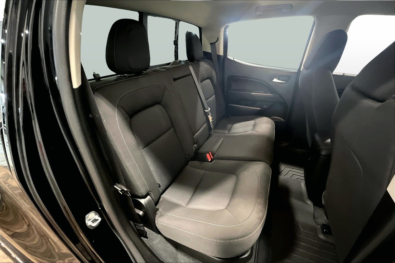 Vehicle image 13 of 36