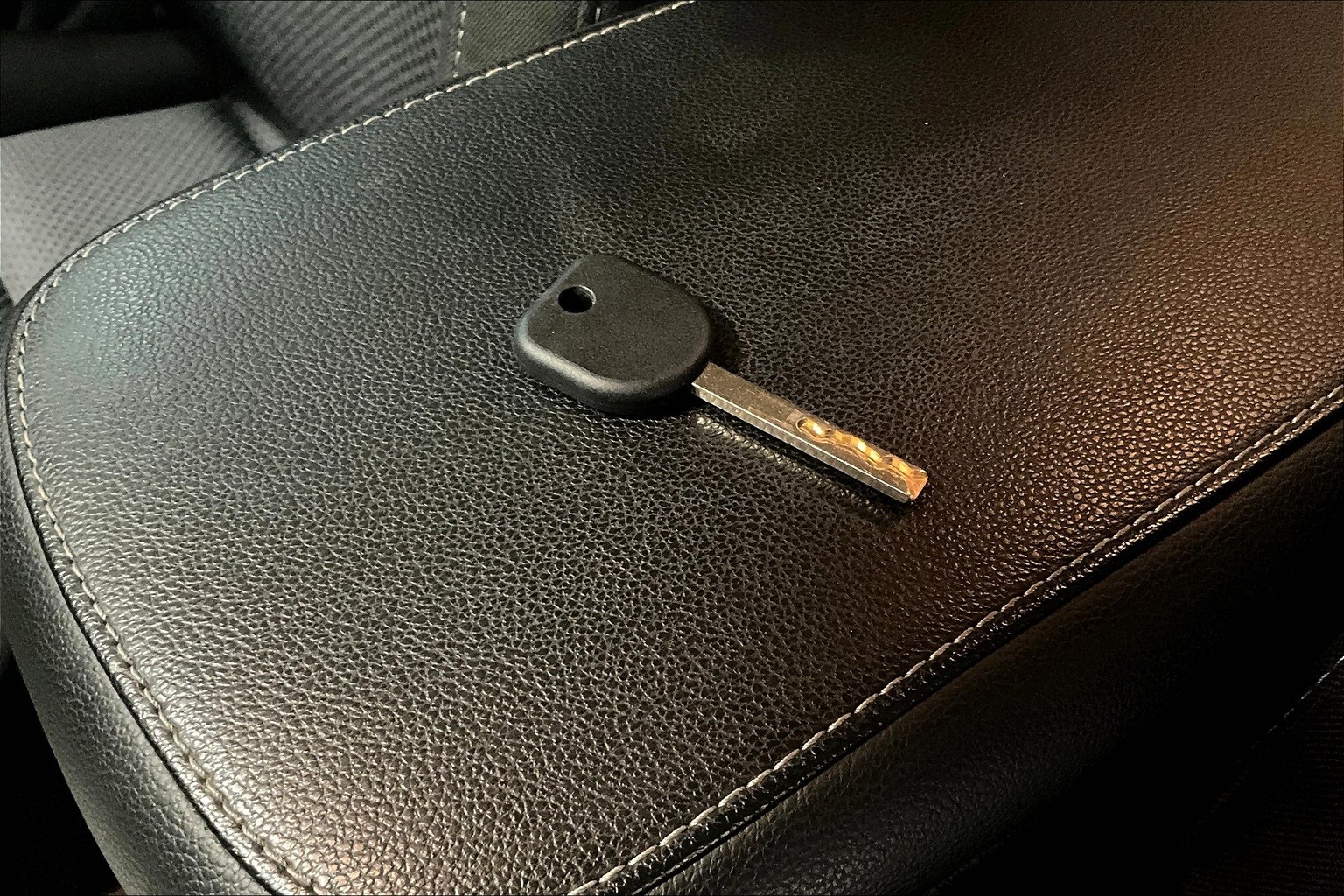 Vehicle image 27 of 36