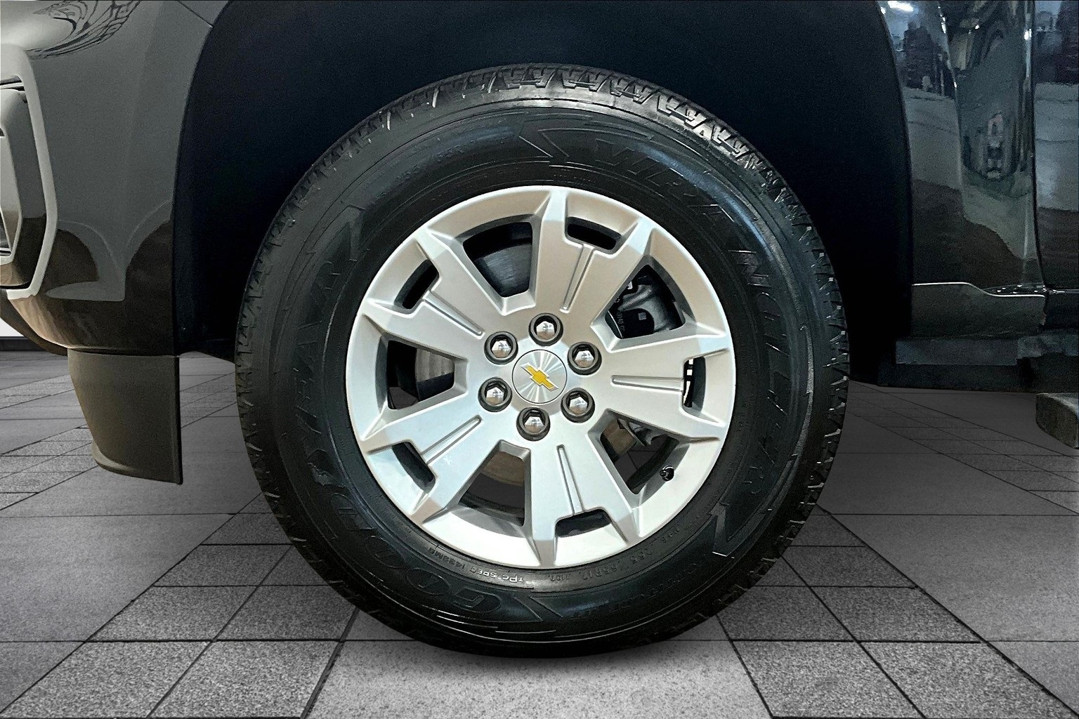 Vehicle image 9 of 36
