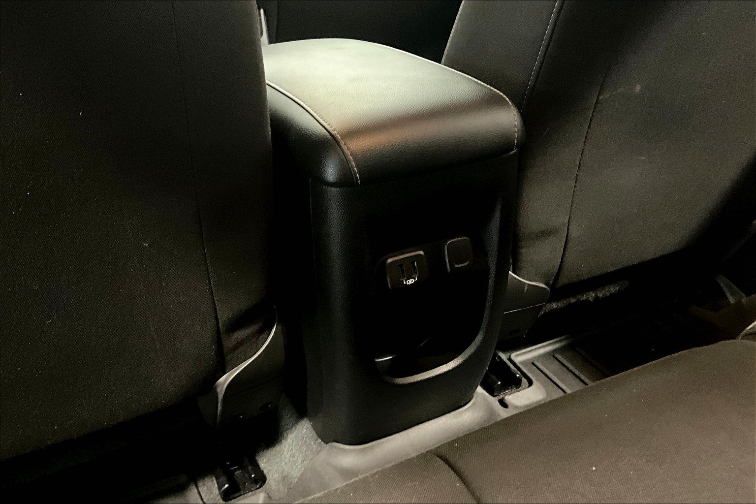 Vehicle image 26 of 36