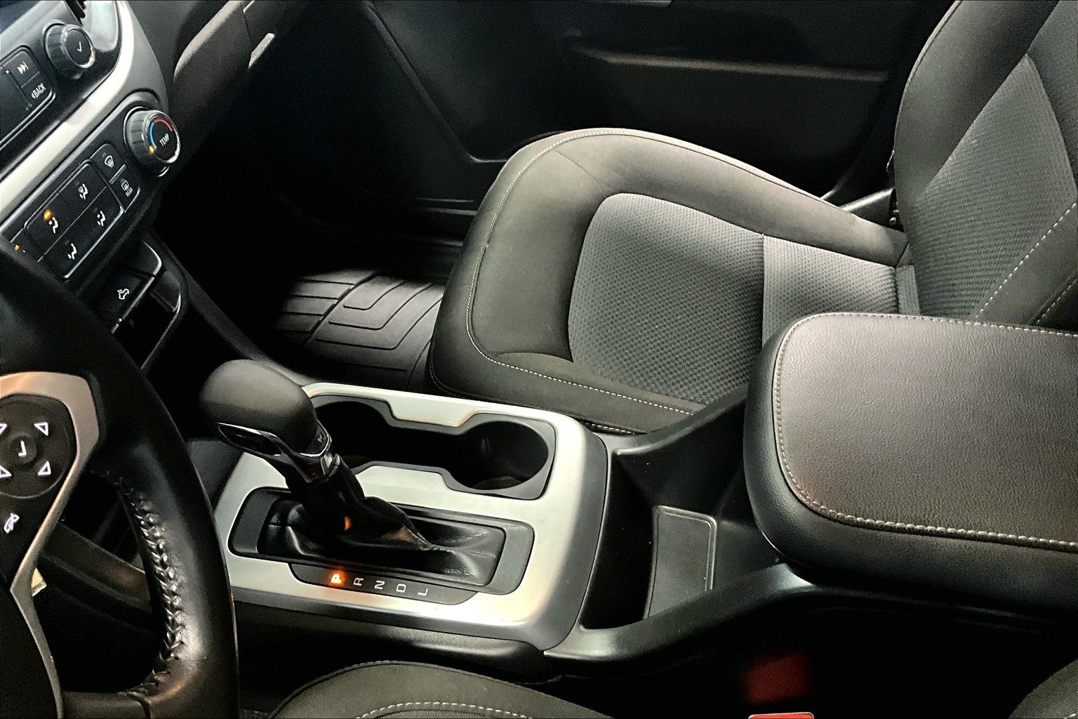 Vehicle image 22 of 36