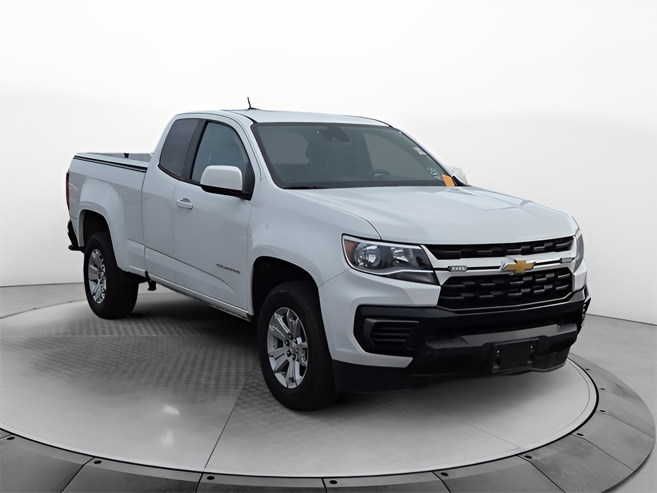 Vehicle image 13 of 18