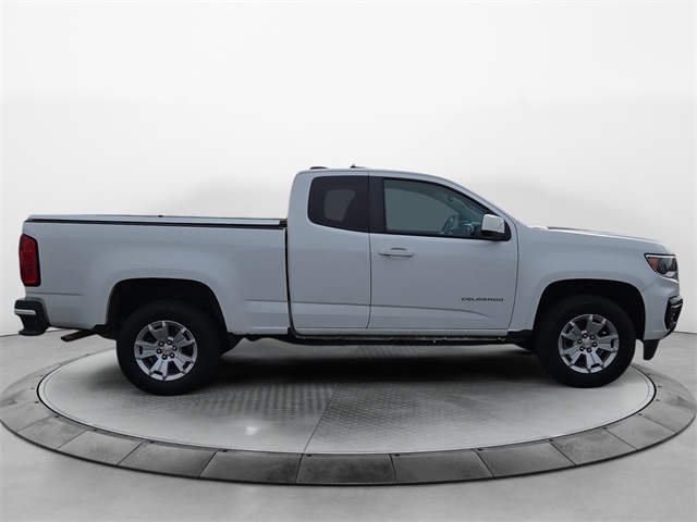 Vehicle image 4 of 18