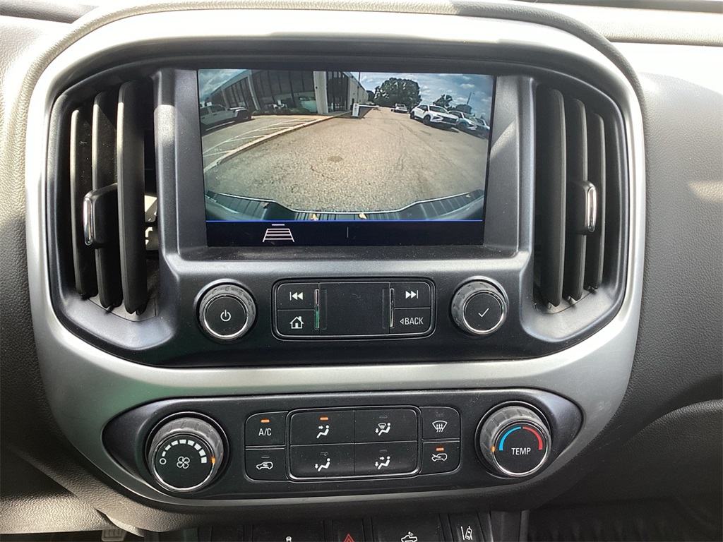 Vehicle image 21 of 23