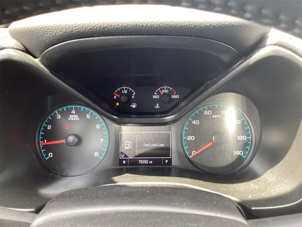 Vehicle image 18 of 23