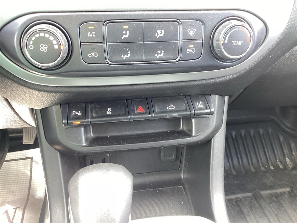 Vehicle image 22 of 23