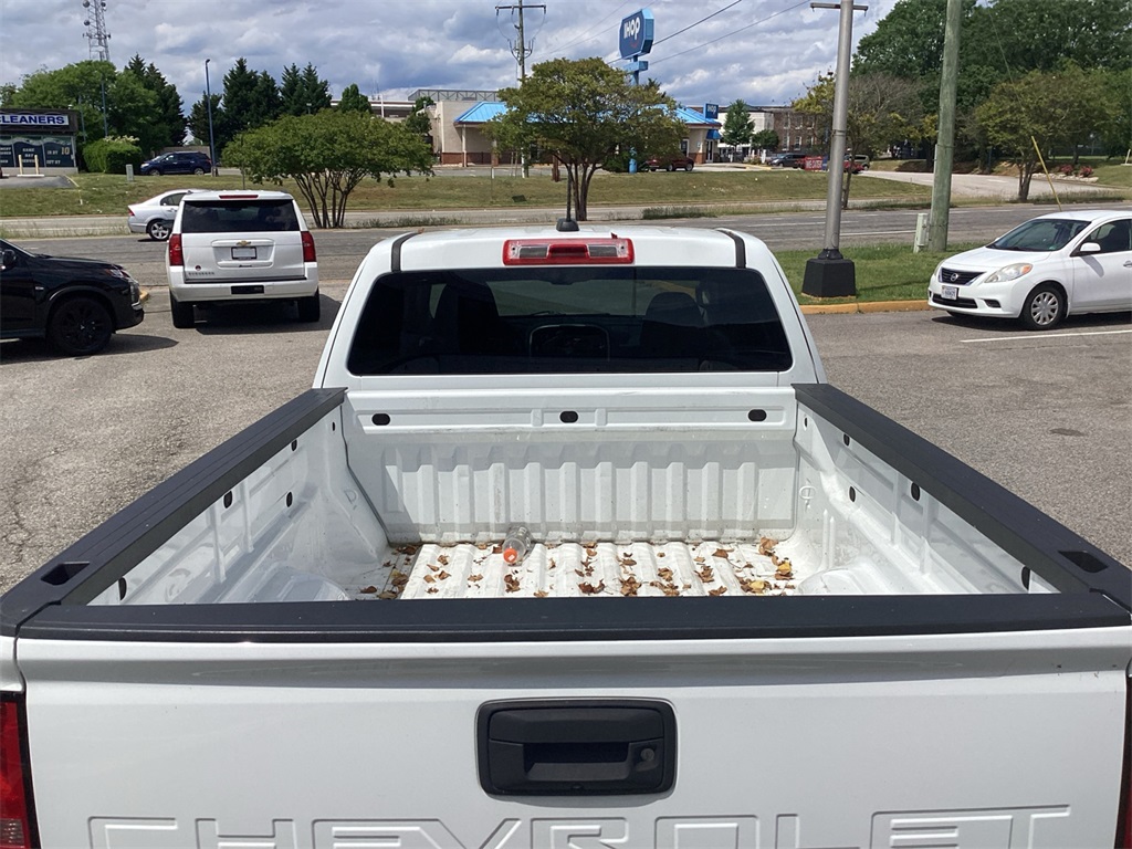 Vehicle image 16 of 23