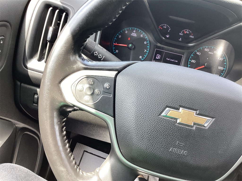 Vehicle image 19 of 23