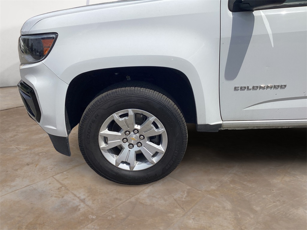 Vehicle image 14 of 23