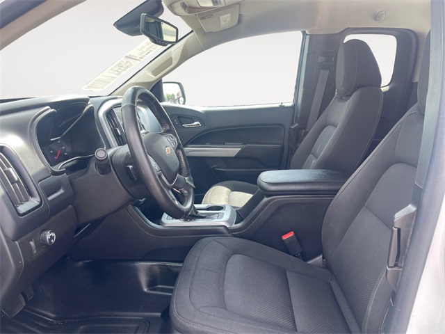Vehicle image 17 of 32