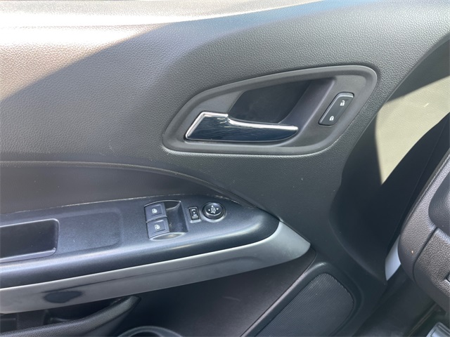 Vehicle image 26 of 32