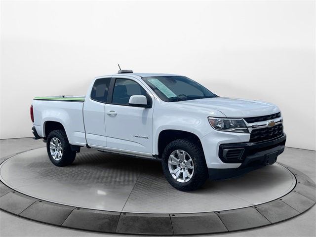 Vehicle image 3 of 32