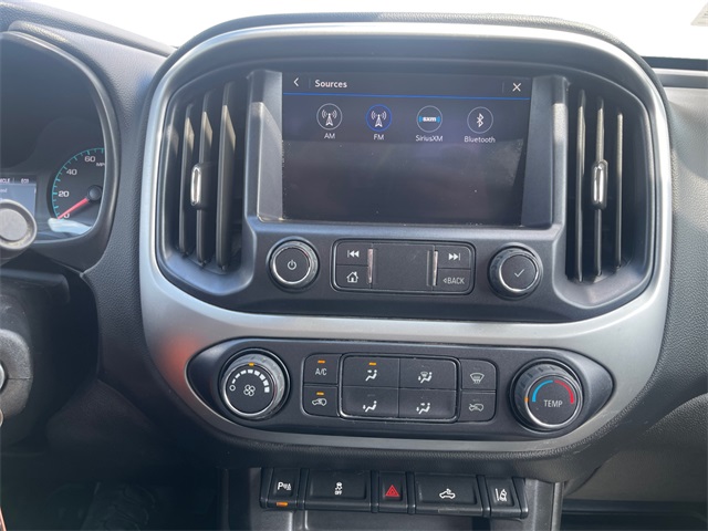 Vehicle image 23 of 32