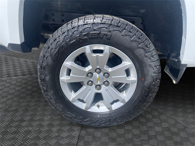 Vehicle image 13 of 32