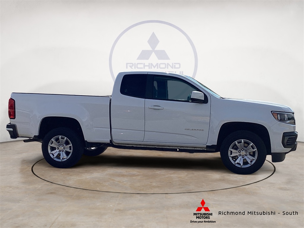 Vehicle image 4 of 22