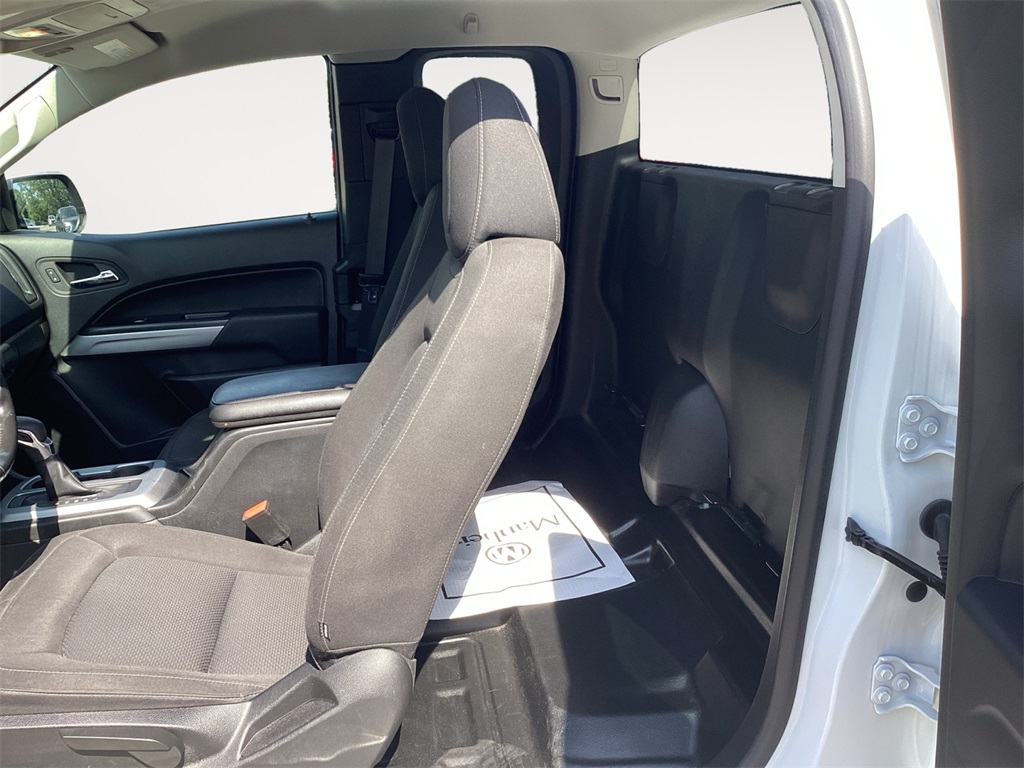 Vehicle image 13 of 22