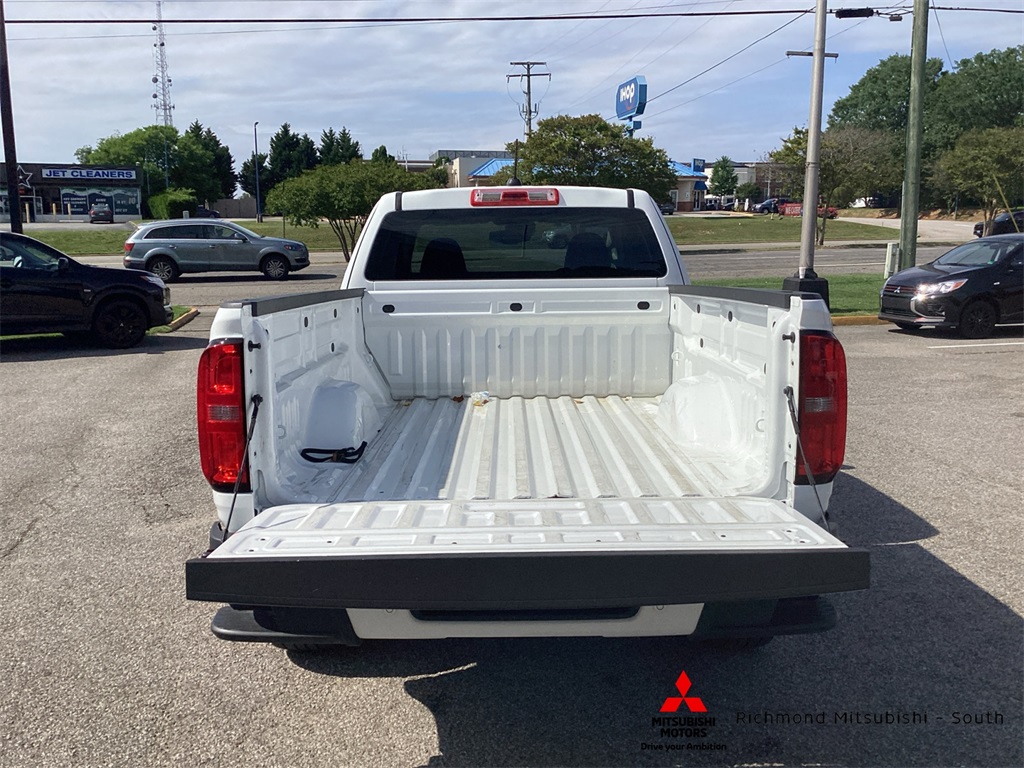 Vehicle image 16 of 22