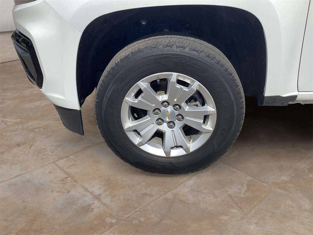 Vehicle image 14 of 22