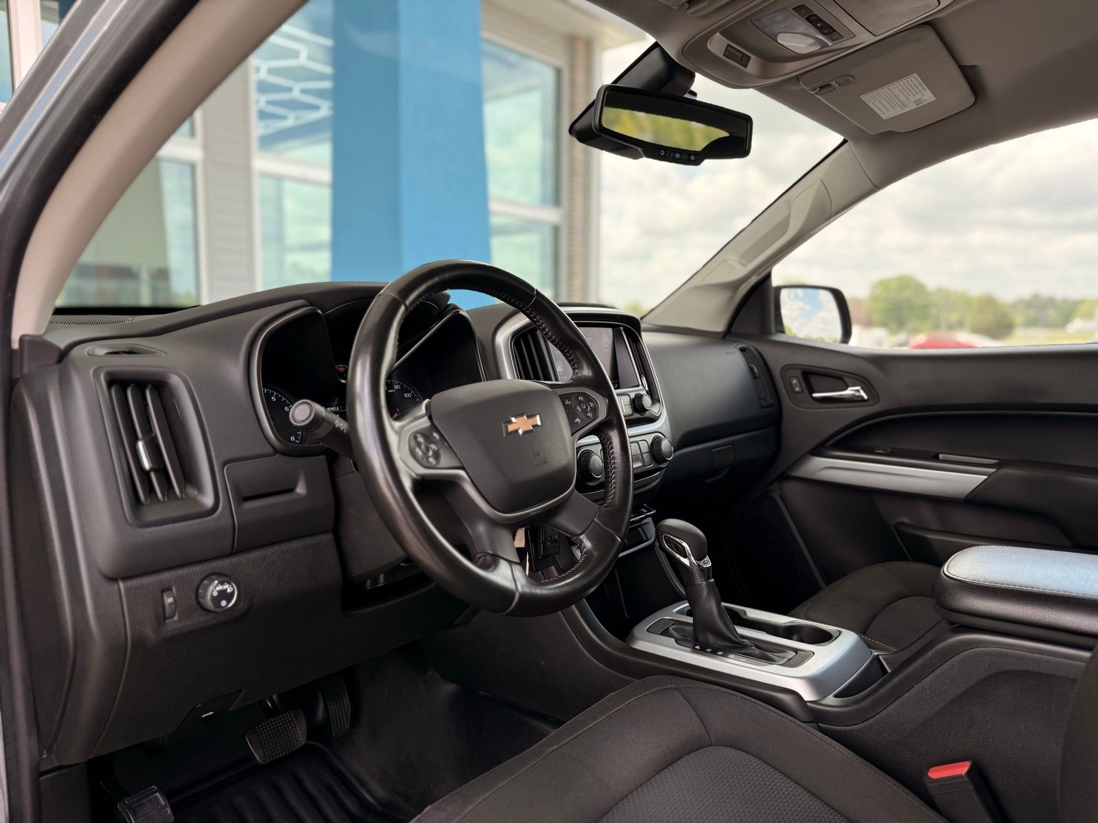 Vehicle image 13 of 35