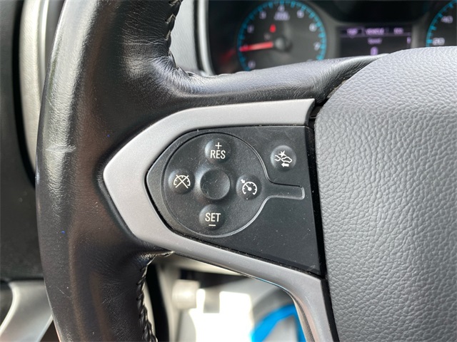 Vehicle image 33 of 37