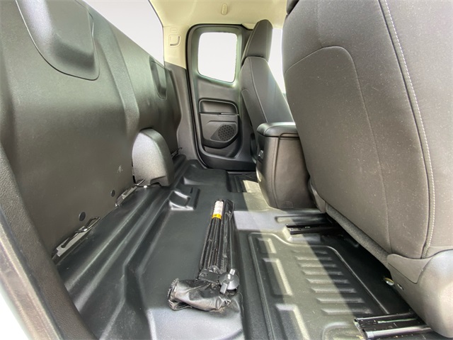 Vehicle image 31 of 37