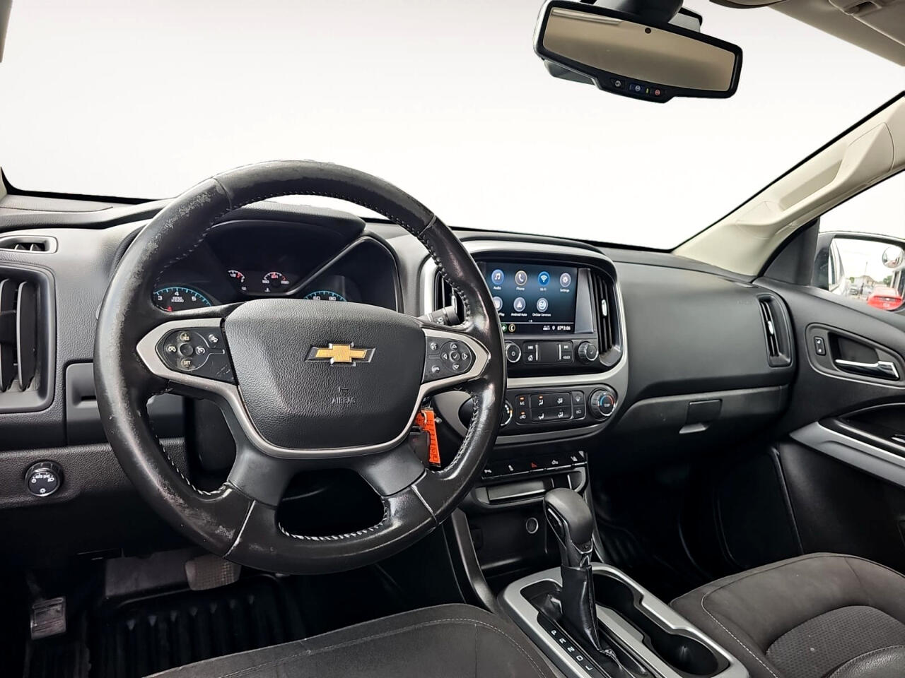 Vehicle image 21 of 26