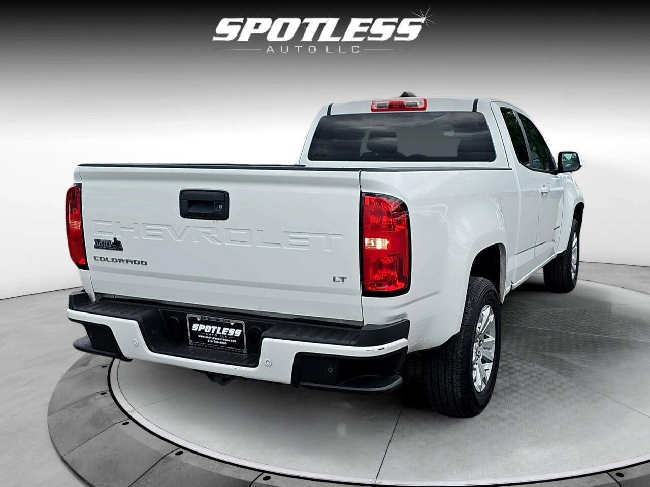 Vehicle image 7 of 26