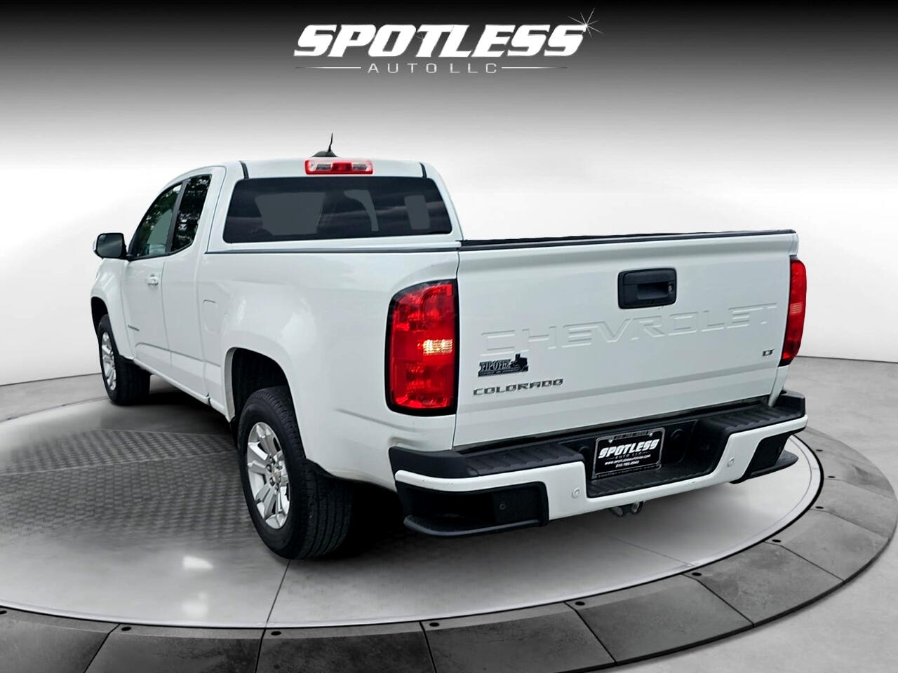 Vehicle image 9 of 26