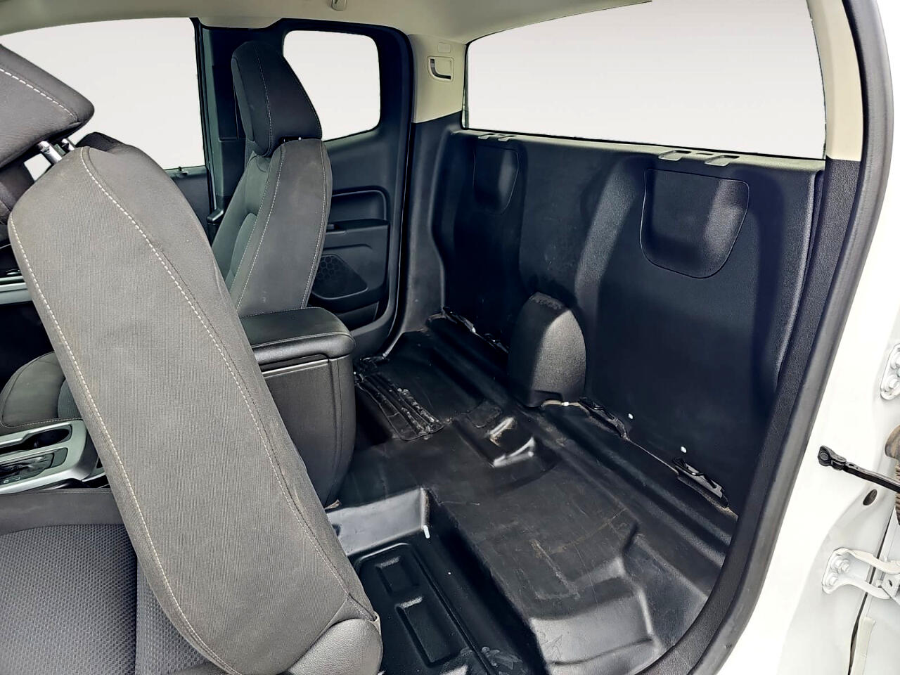 Vehicle image 25 of 26