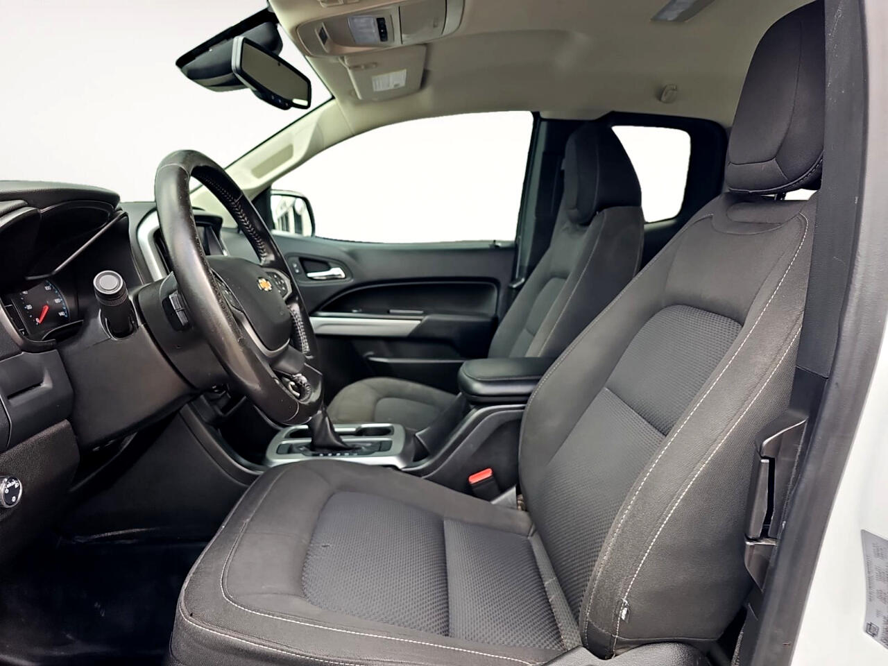 Vehicle image 19 of 26