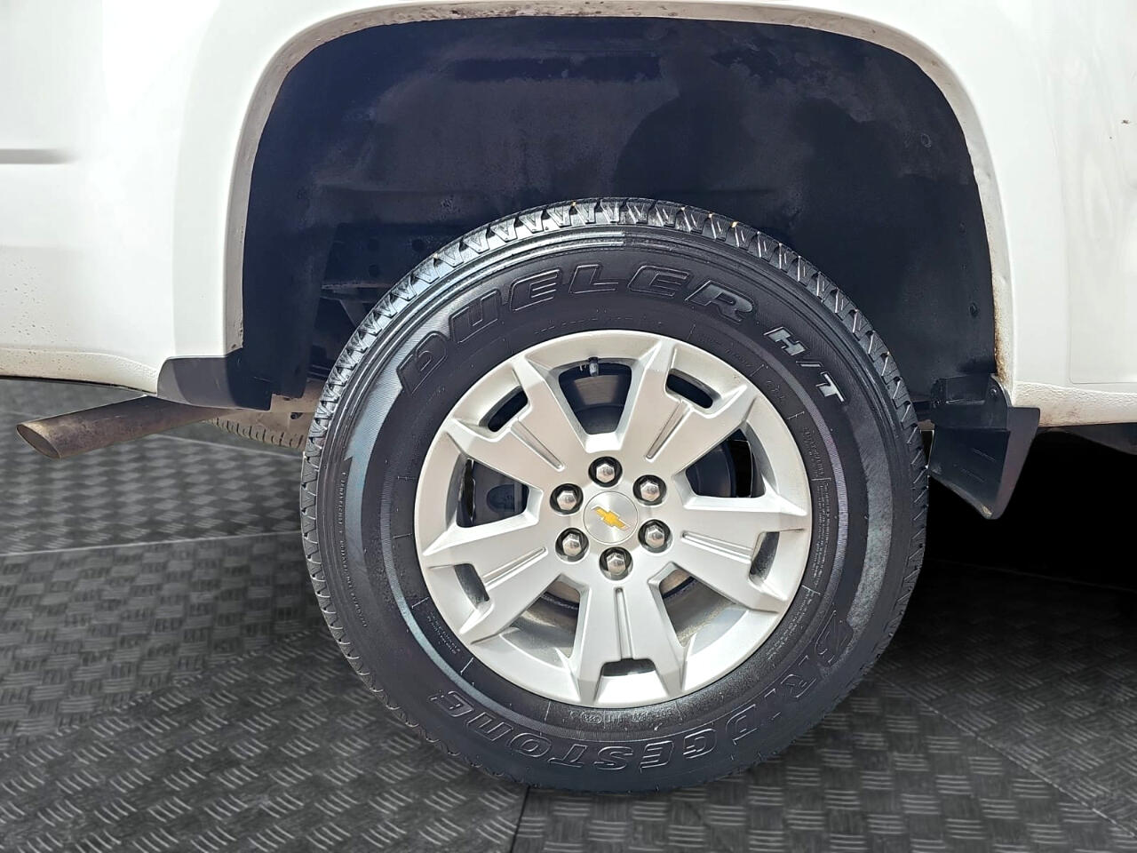 Vehicle image 15 of 26