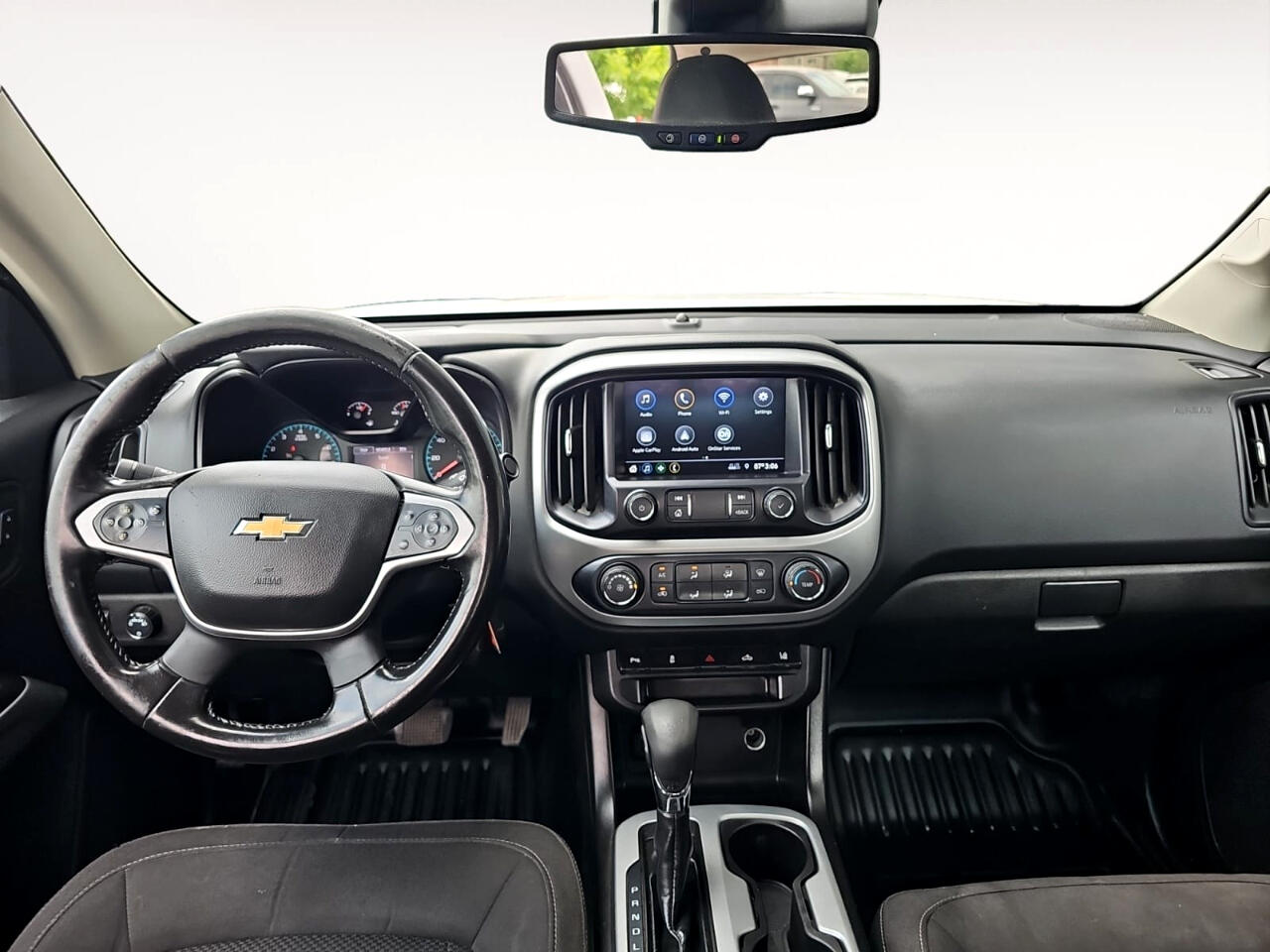 Vehicle image 24 of 26