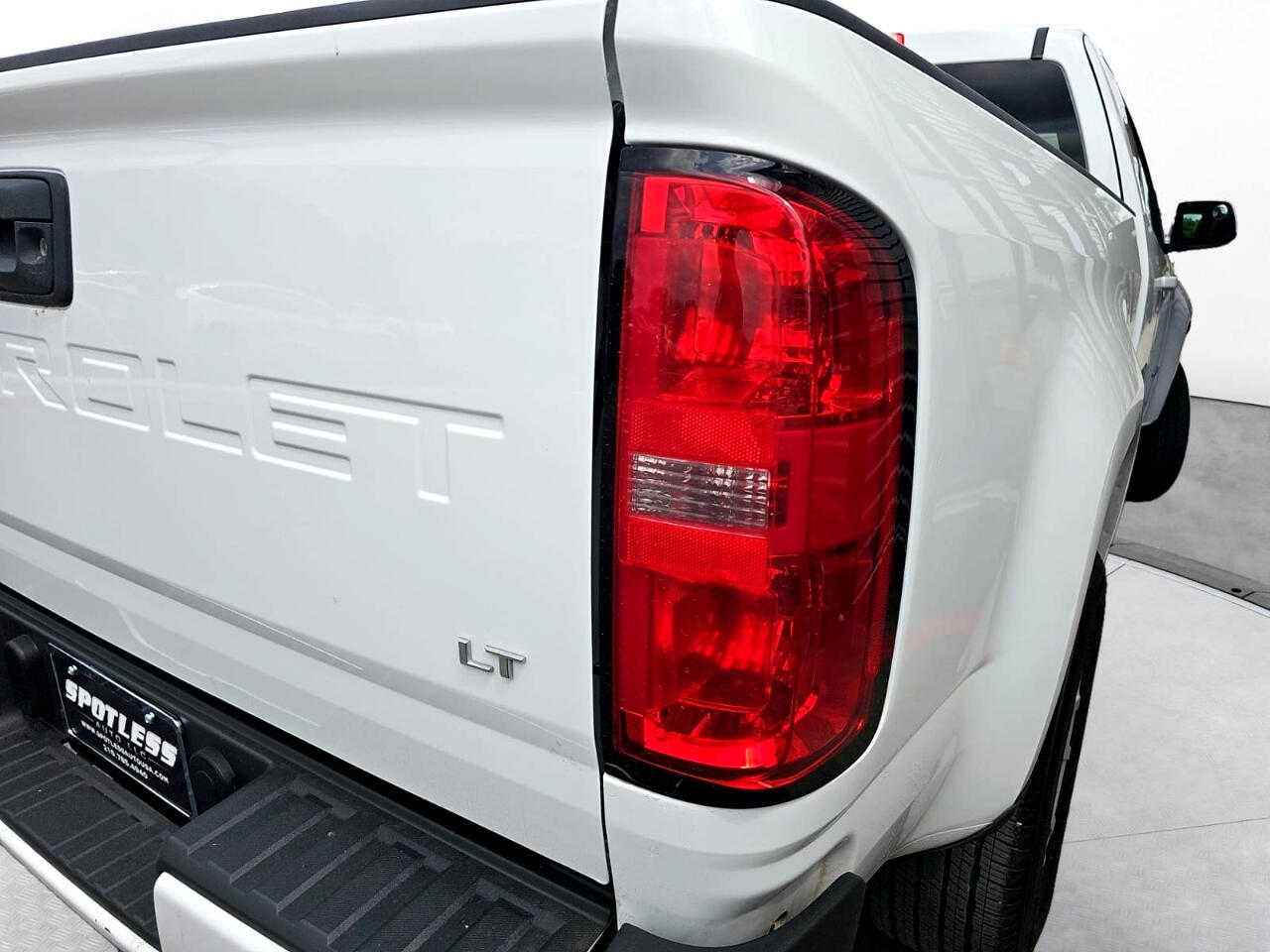 Vehicle image 13 of 26