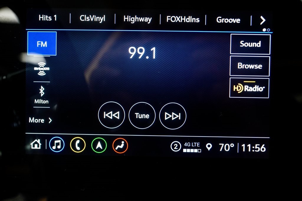 Vehicle image 23 of 48