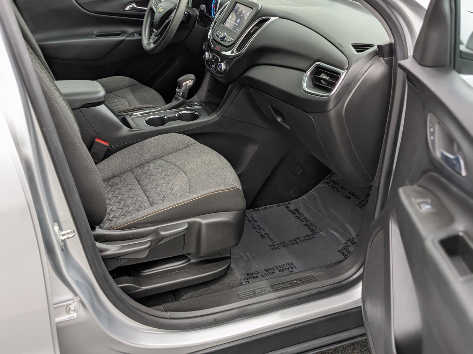 Vehicle image 25 of 28