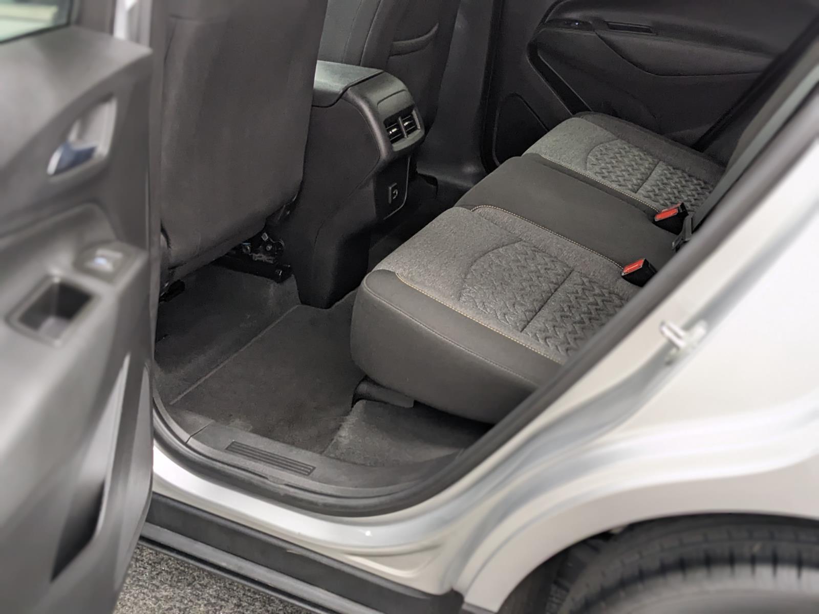 Vehicle image 27 of 28